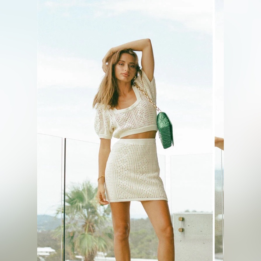 Chic White Knit Skirt Set